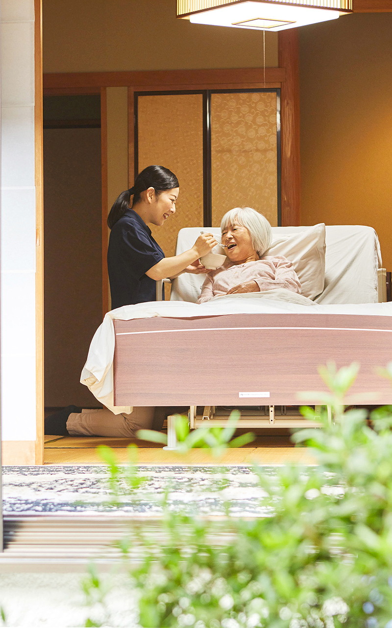 介護保険では対応できない介護・生活支援を24時間365日、プロの介護士がサポートします